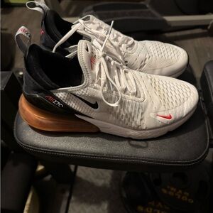 Nike air 270 men’s size 8
